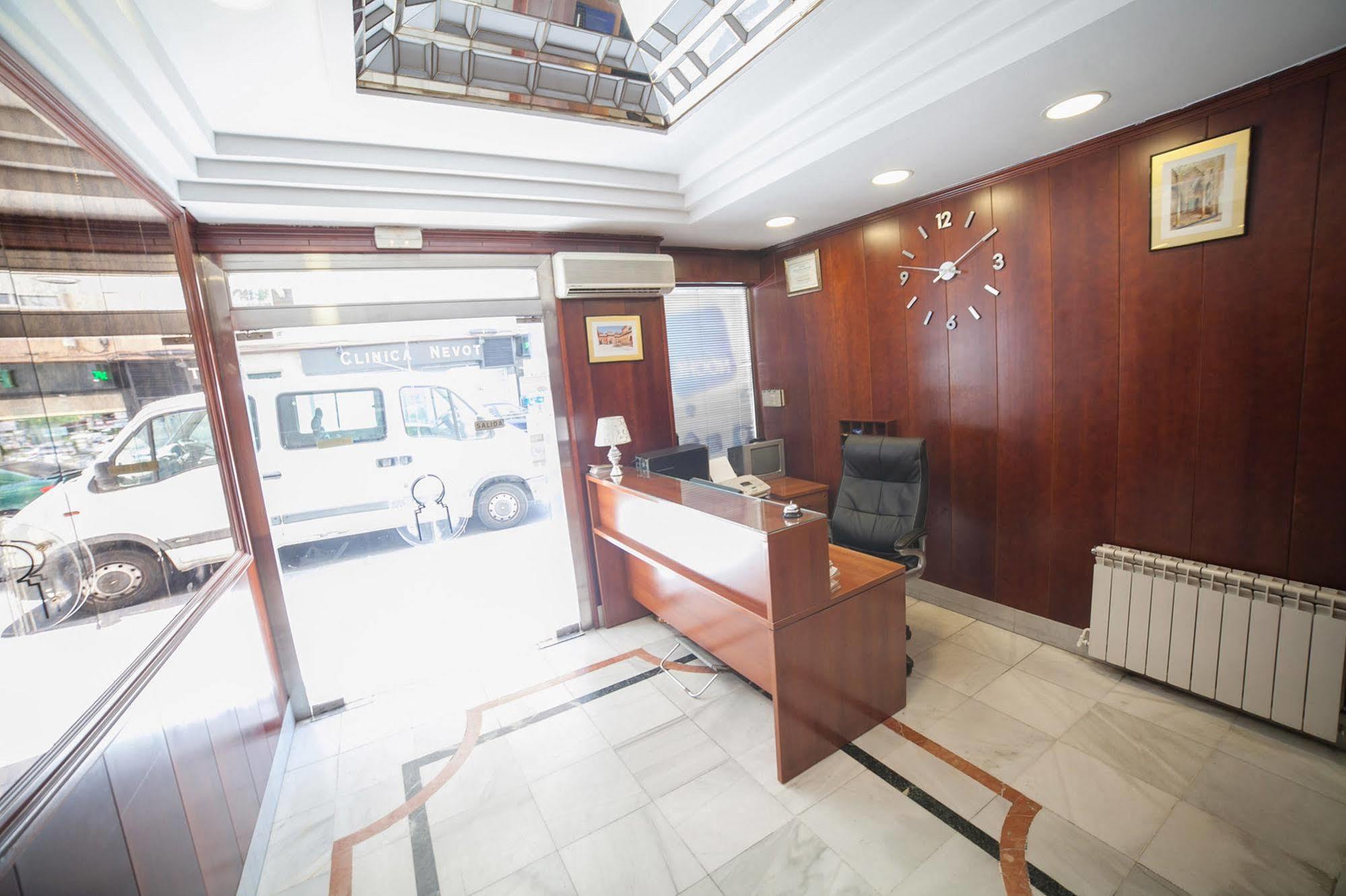 Hostal Nevot Γρανάδα Εξωτερικό φωτογραφία