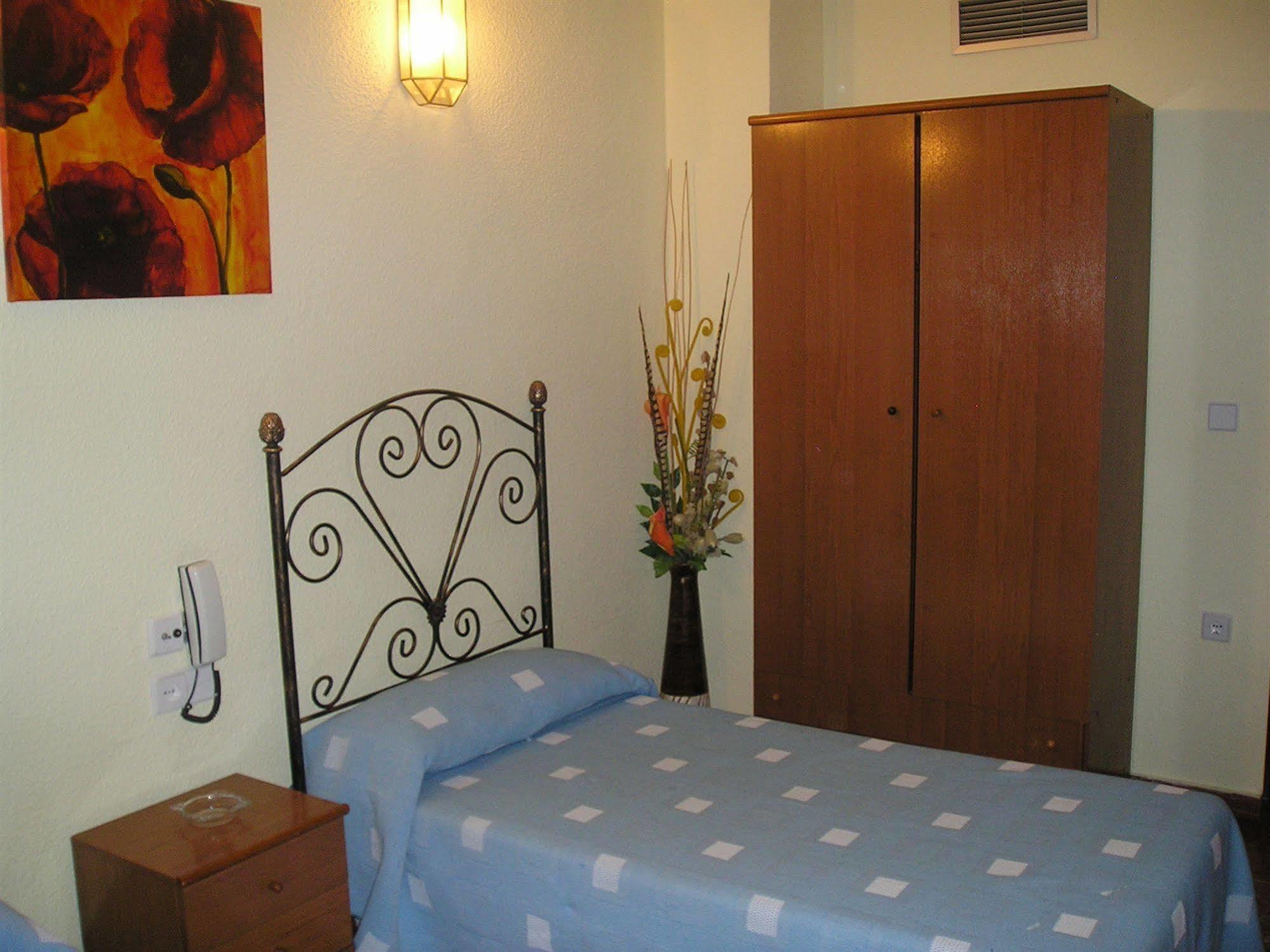 Hostal Nevot Γρανάδα Εξωτερικό φωτογραφία
